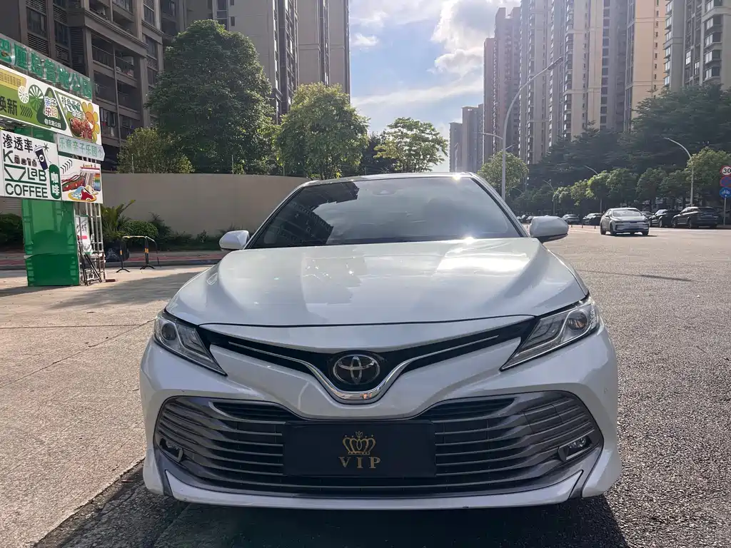 Toyota Camry 2020 — фото 2