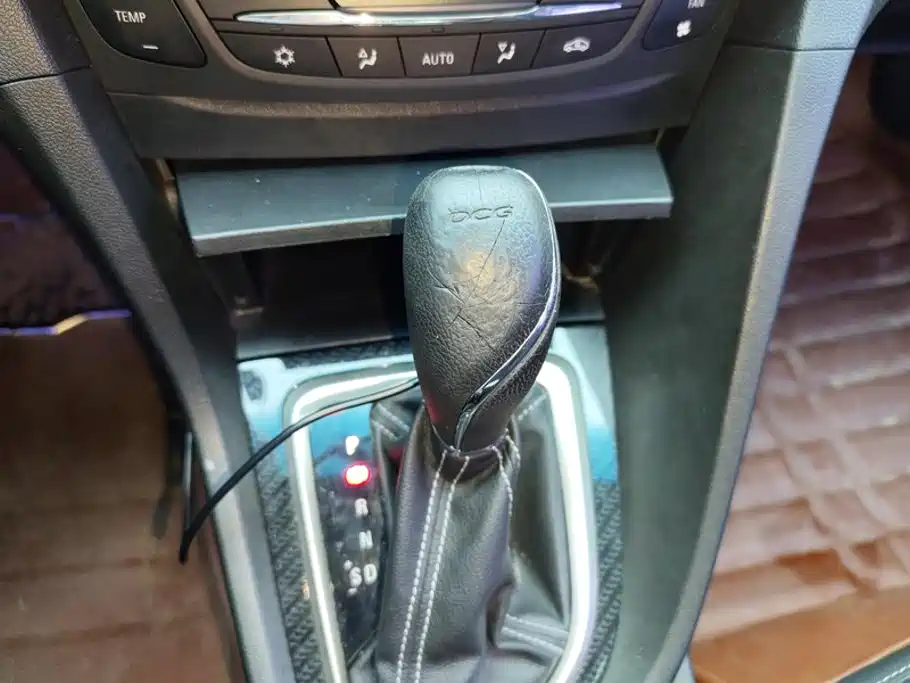 Buick Excelle GT 2015 — фото 16