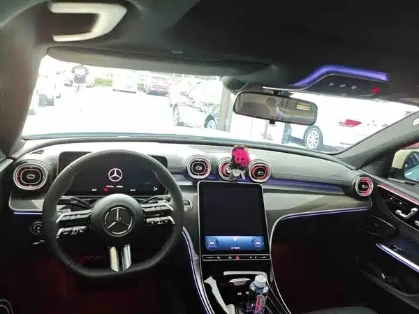 Mercedes-Benz C-Class 2025