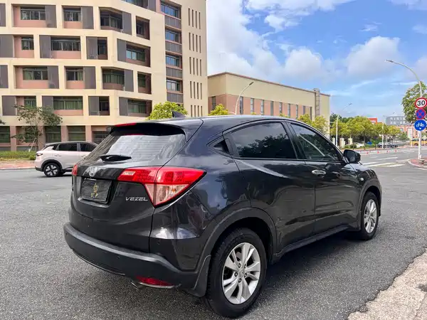 Honda Vezel 2015