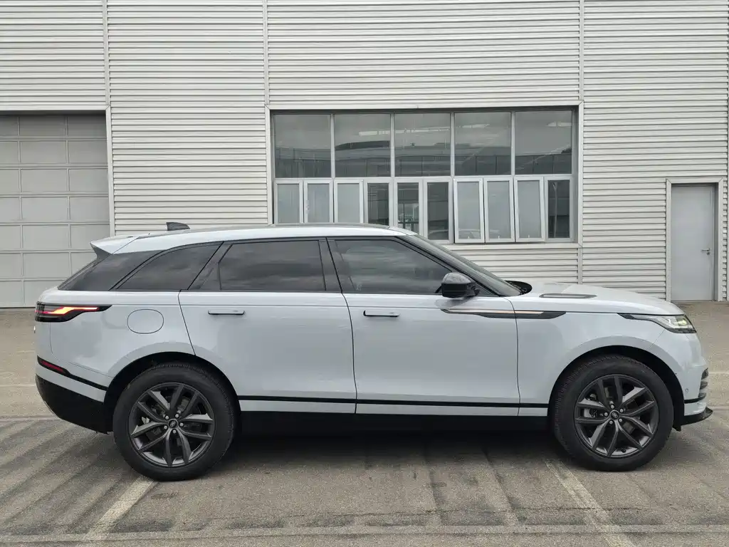 Land Rover Velar 2025 — фото 8