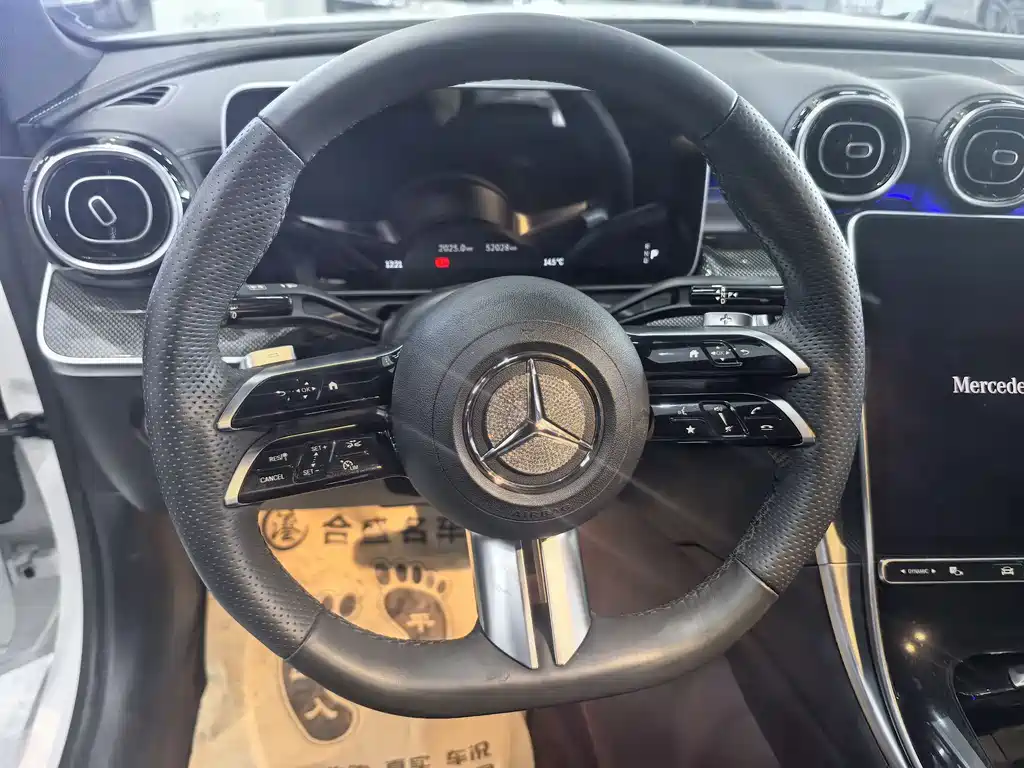 Mercedes-Benz C-Class 2023 — фото 10