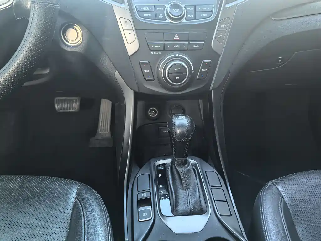 Hyundai Santa Fe 2015 — фото 11