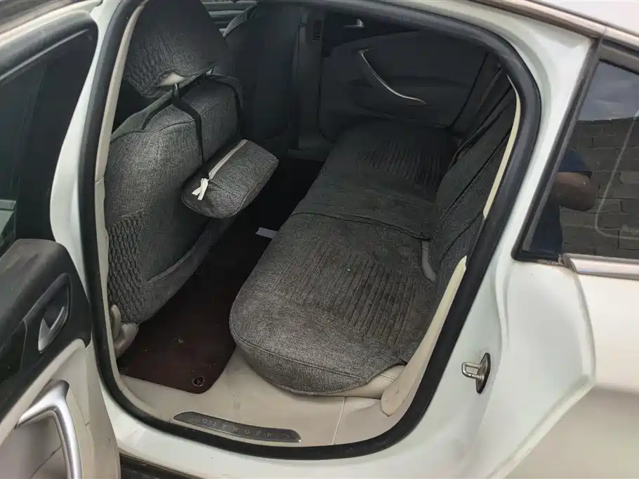 Citroen C5 2015 — фото 11