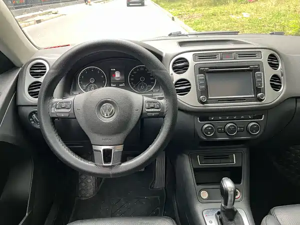 Volkswagen Tiguan 2015