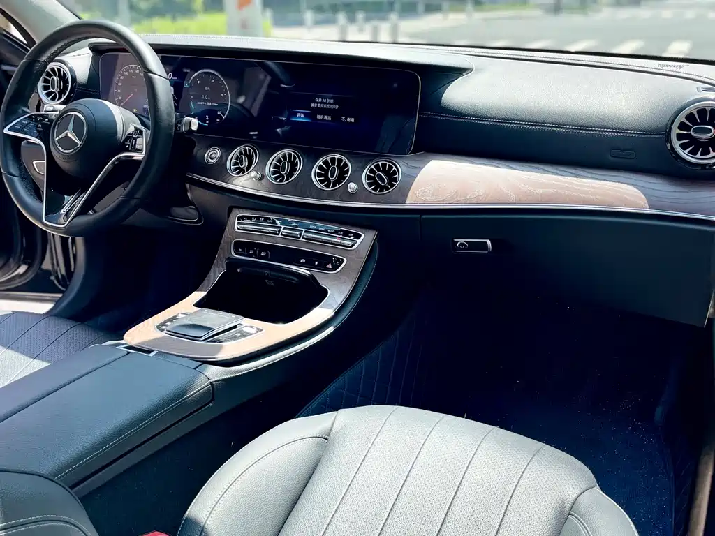 Mercedes-Benz E-Class 2021 — фото 14