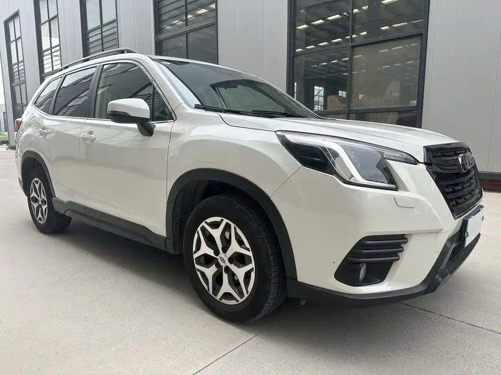 Subaru Forester 2022 — фото 3