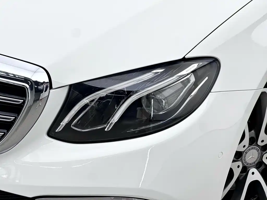 Mercedes-Benz E-Class 2017 — фото 11