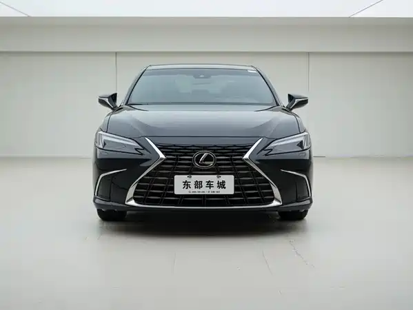 Lexus ES 2025