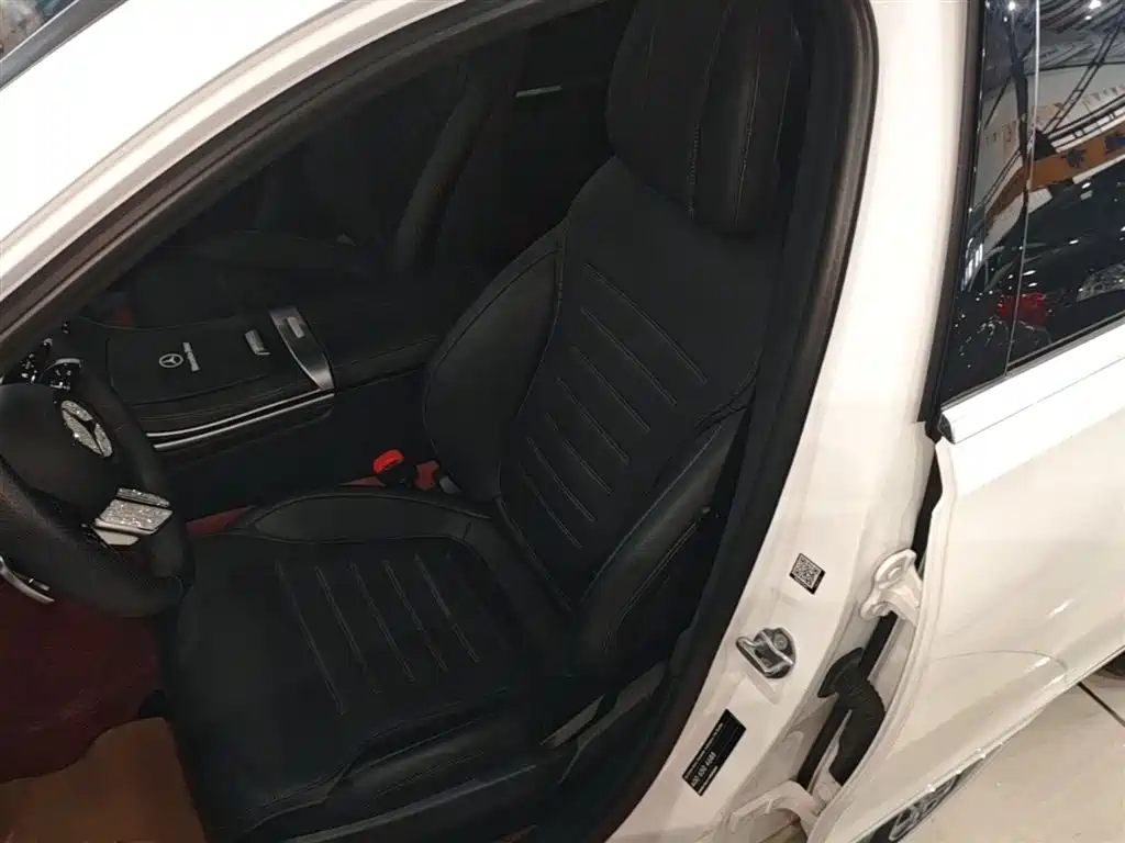 Mercedes-Benz C-Class 2023 — фото 11