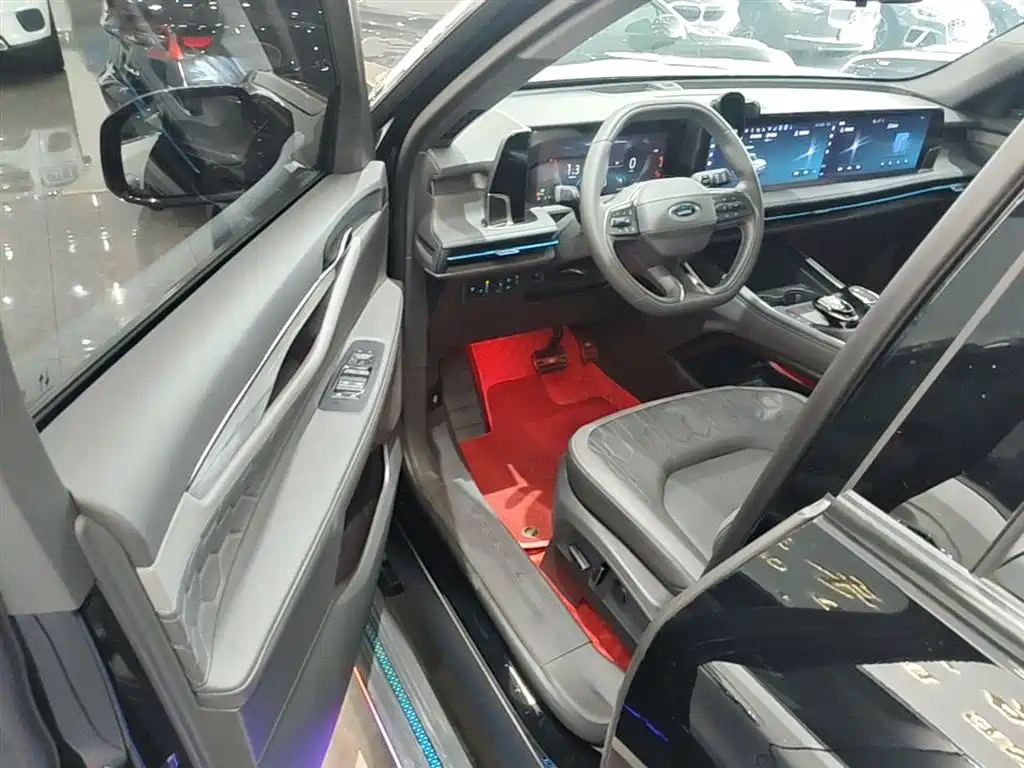 Ford Edge 2023 — фото 16