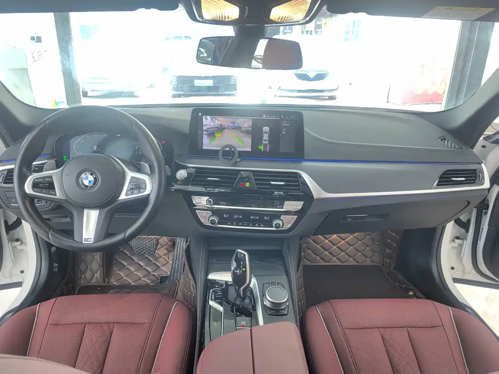 BMW 5 Series 2022 — фото 10