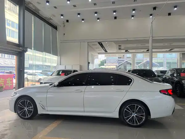BMW 5 Series 2022