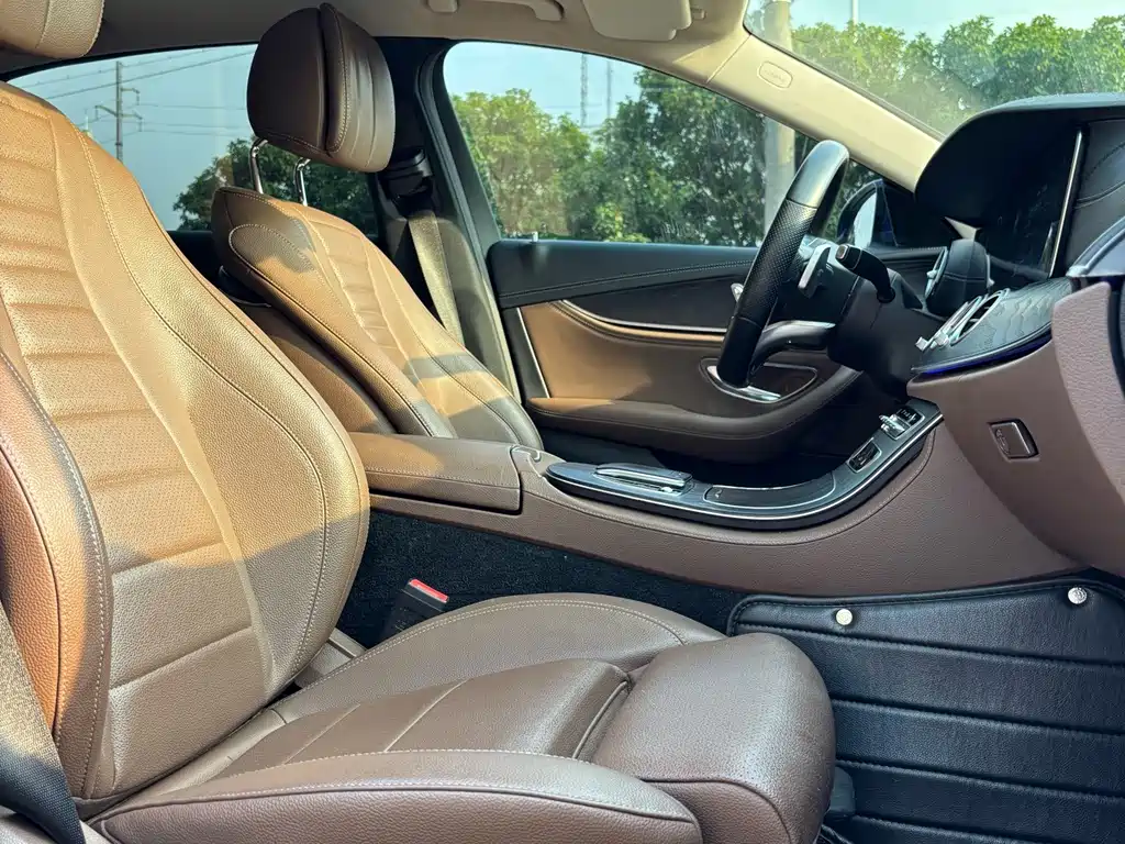 Mercedes-Benz E-Class 2019 — фото 22