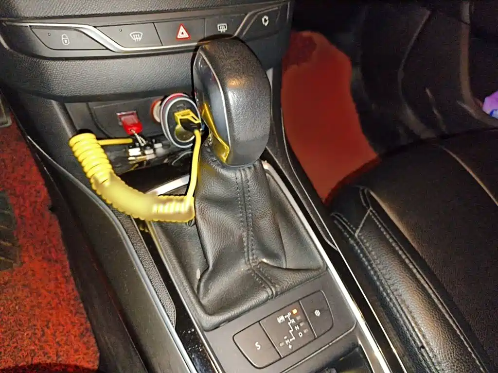 Peugeot 408 2015