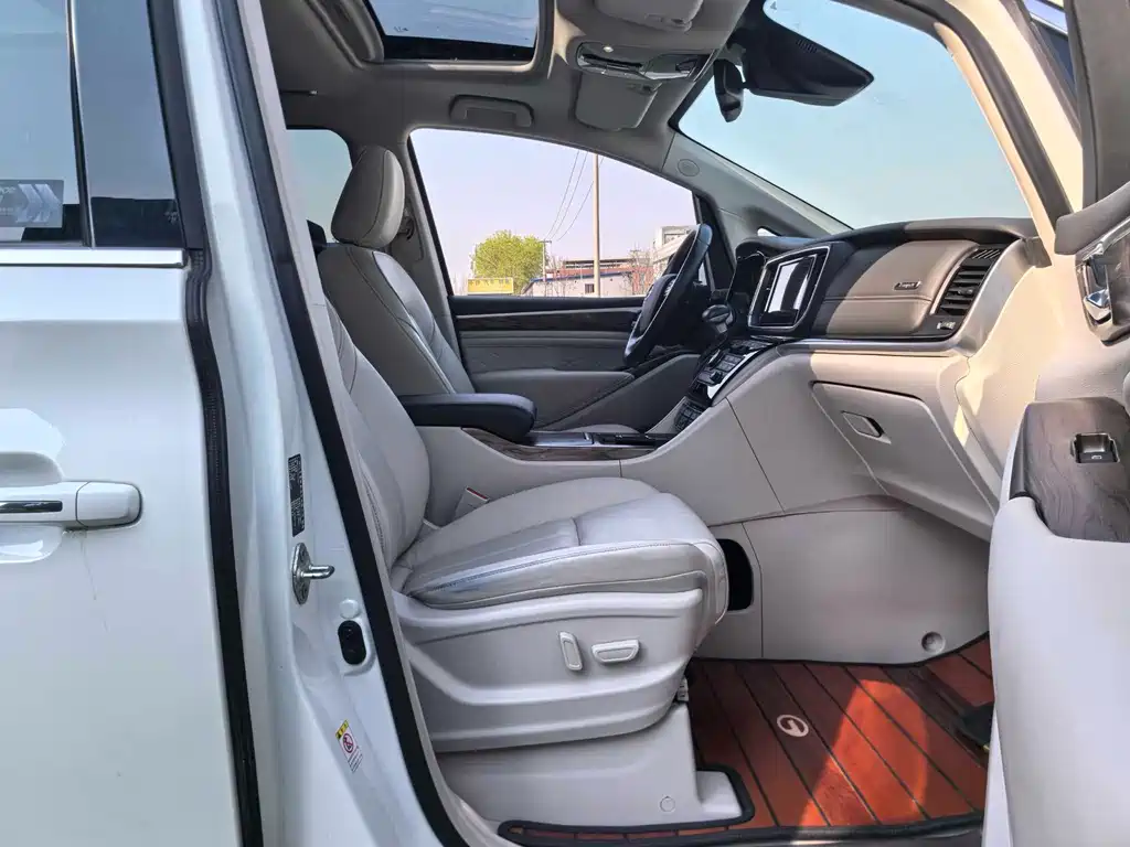 GAC Motor Trumpchi M8 2019 — фото 17