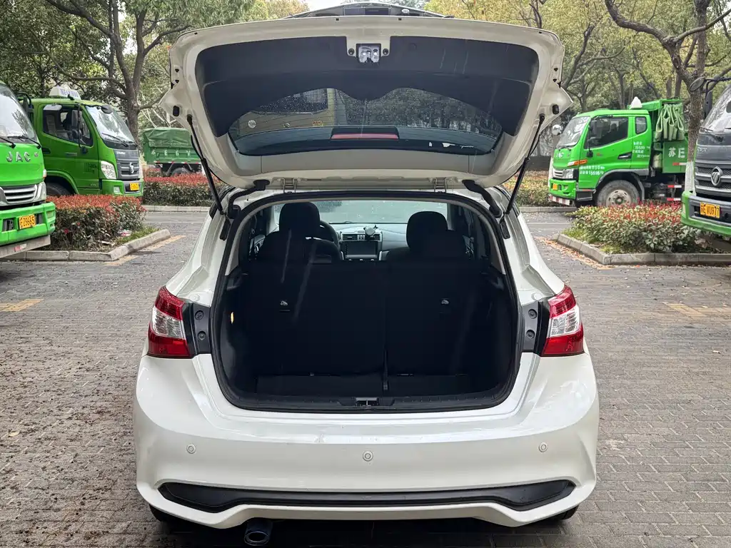 Nissan Tiida 2019 — фото 14