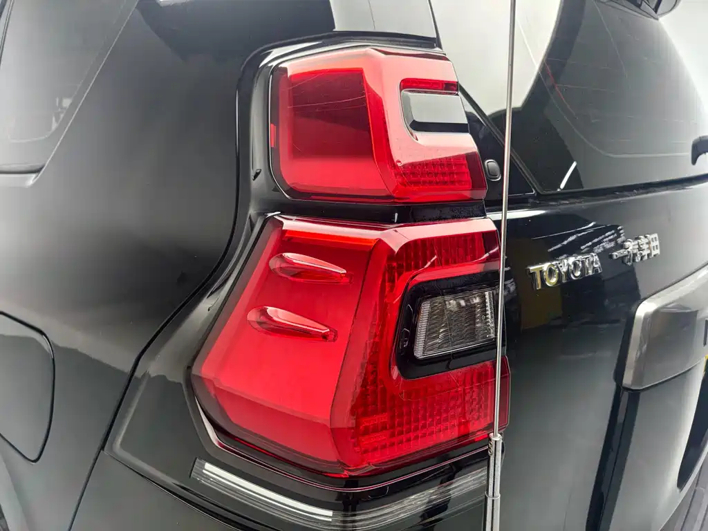 Toyota Prado 2018 — фото 10