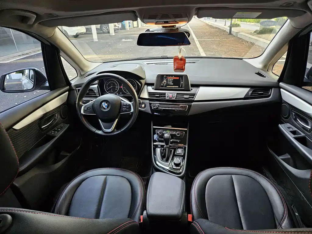BMW 2 Series Active Tourer 2017 — фото 18
