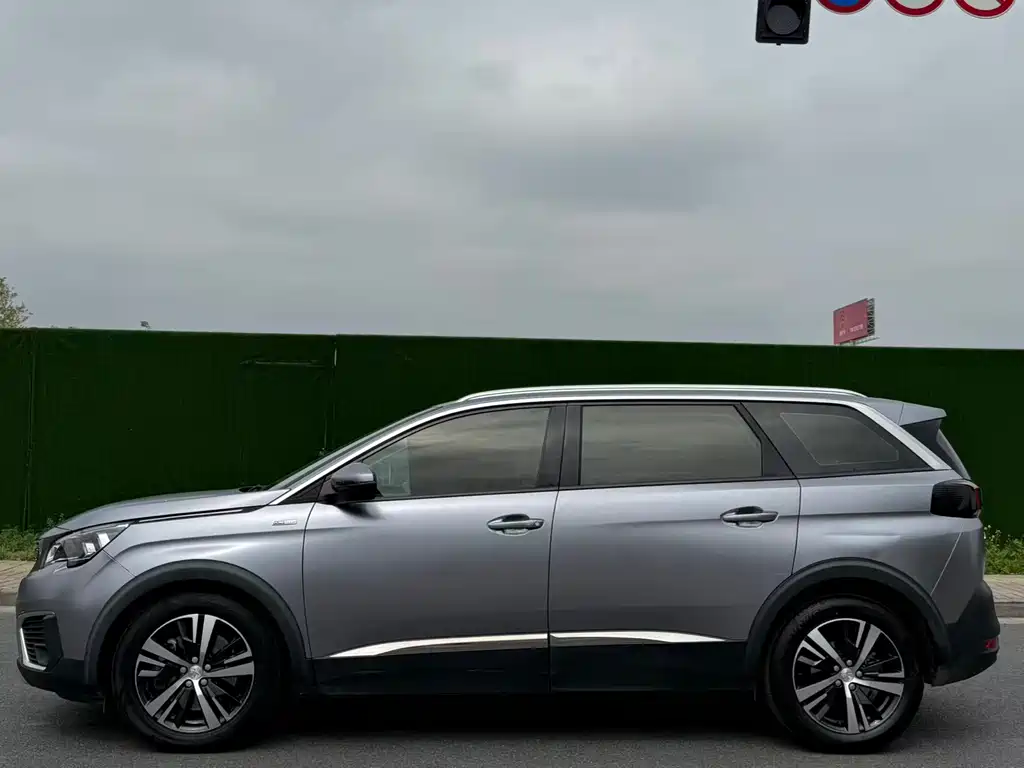 Peugeot 5008 2018 — фото 7