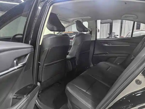 Toyota Camry 2025