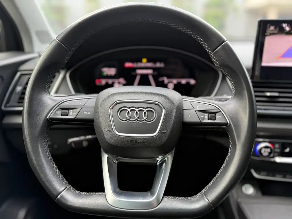 Audi Q5L 2022 — фото 11