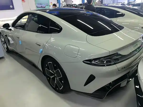 Xiaomi SU7 2025