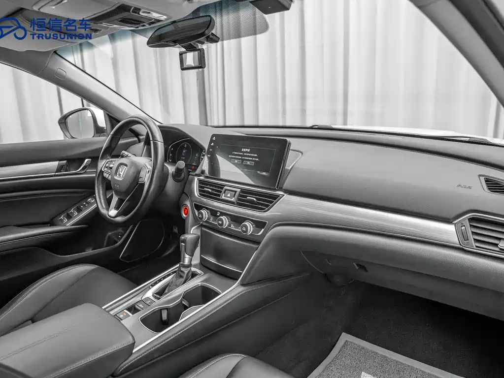 Honda Accord 2022 — фото 13