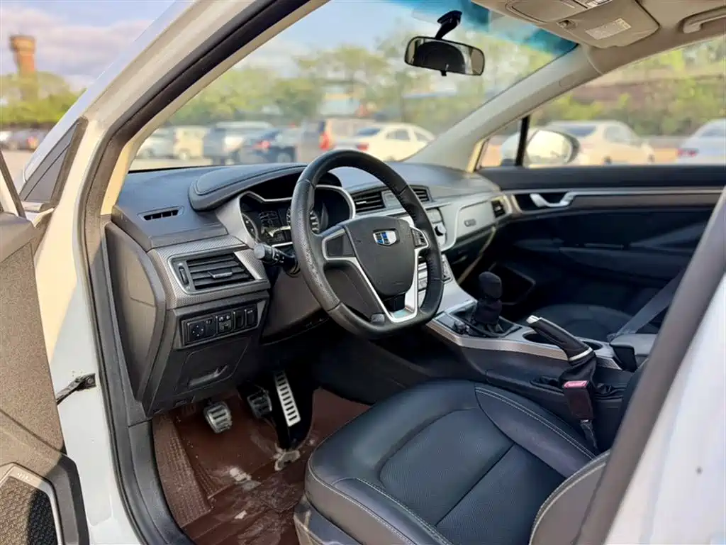 Geely Emgrand GS 2017 — фото 21