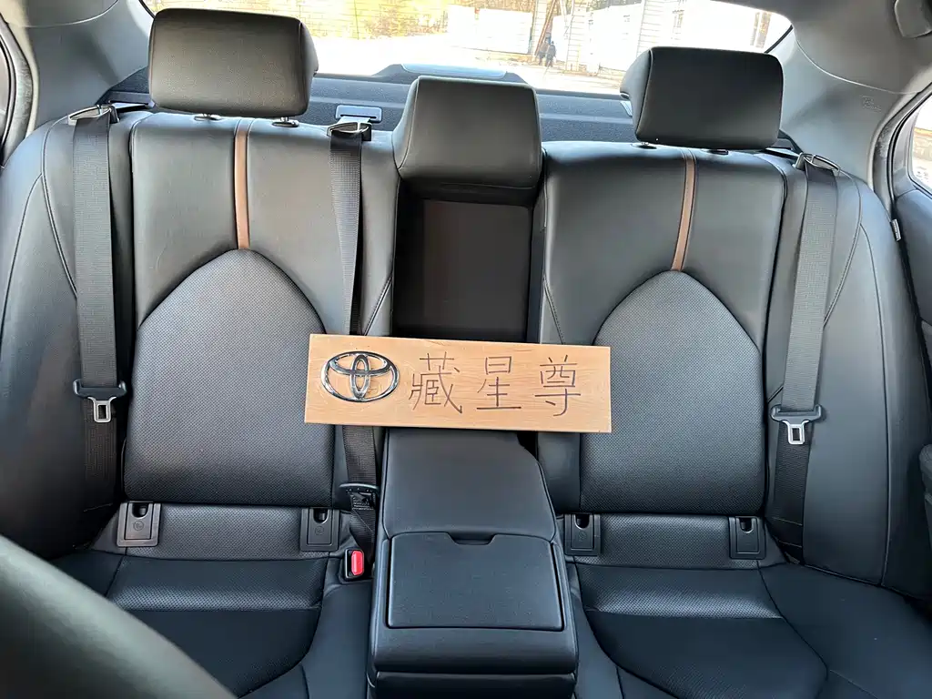 Toyota Camry 2019 — фото 37