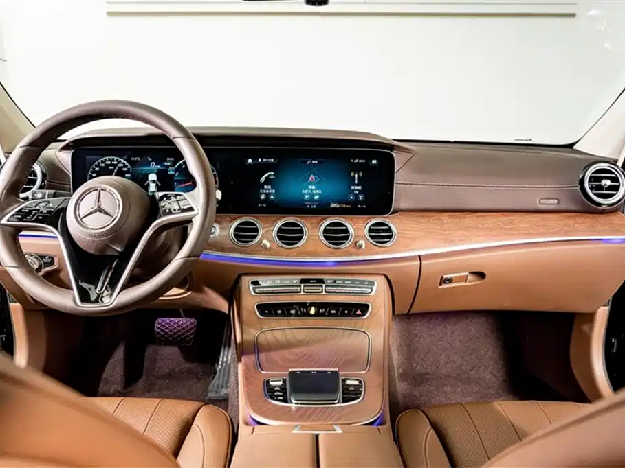 Mercedes-Benz E-Class 2023 — фото 15
