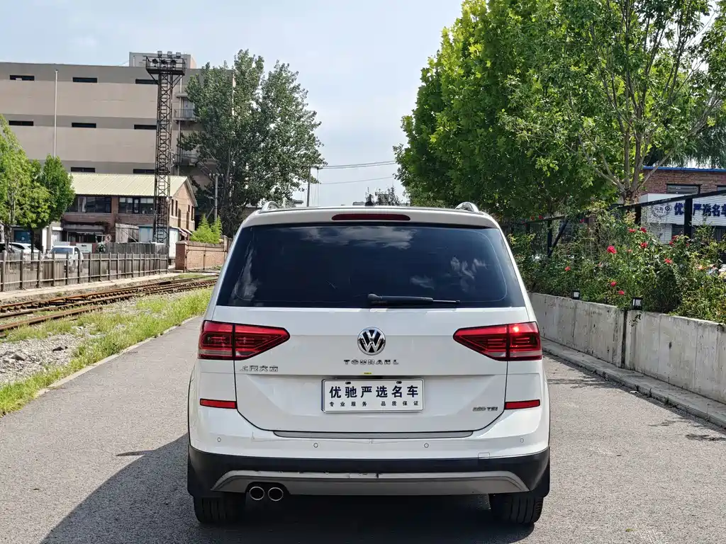 Volkswagen Touran 2020 — фото 8