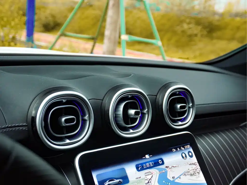 Mercedes-Benz C-Class 2023 — фото 23