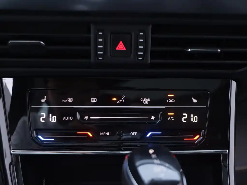 Volkswagen Passat 2023 — фото 12