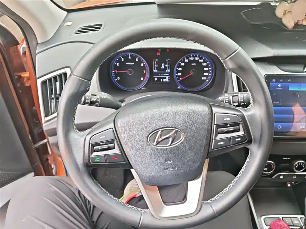 Hyundai ix25 2018 — фото 11