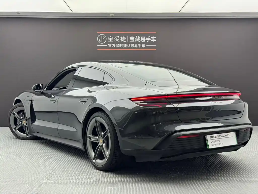 Porsche Taycan 2025