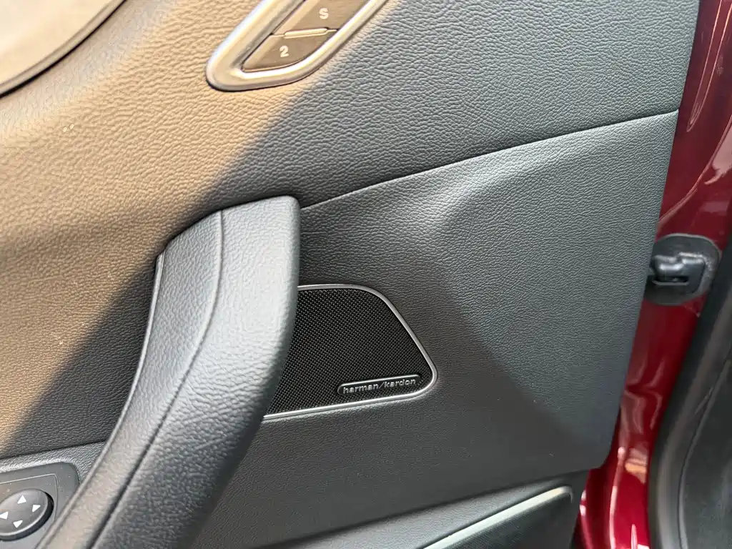 Maserati Levante 2018 — фото 16