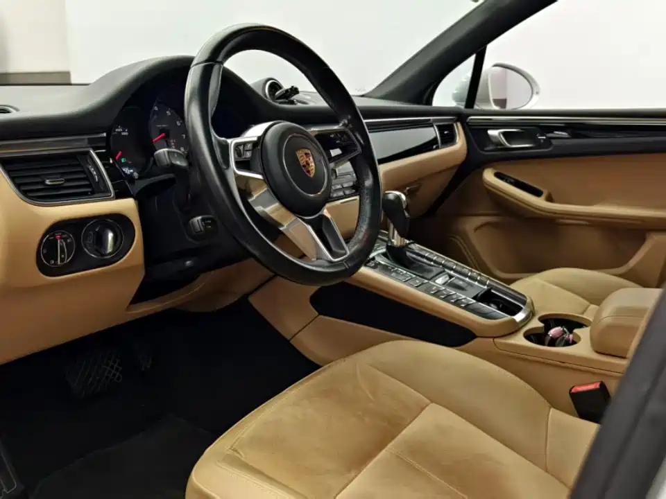 Porsche Macan 2017 — фото 14