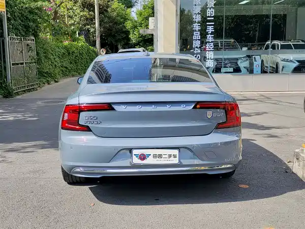 Volvo S90 2022
