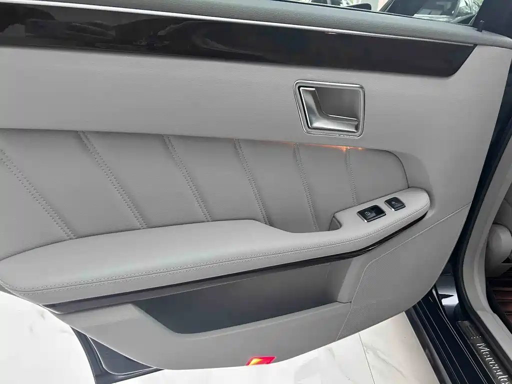 Mercedes-Benz E-Class 2013 — фото 15