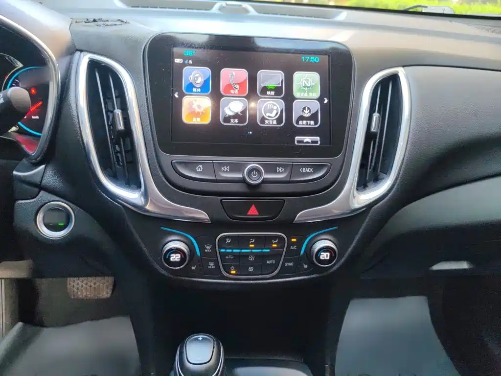 Chevrolet Equinox 2017 — фото 12