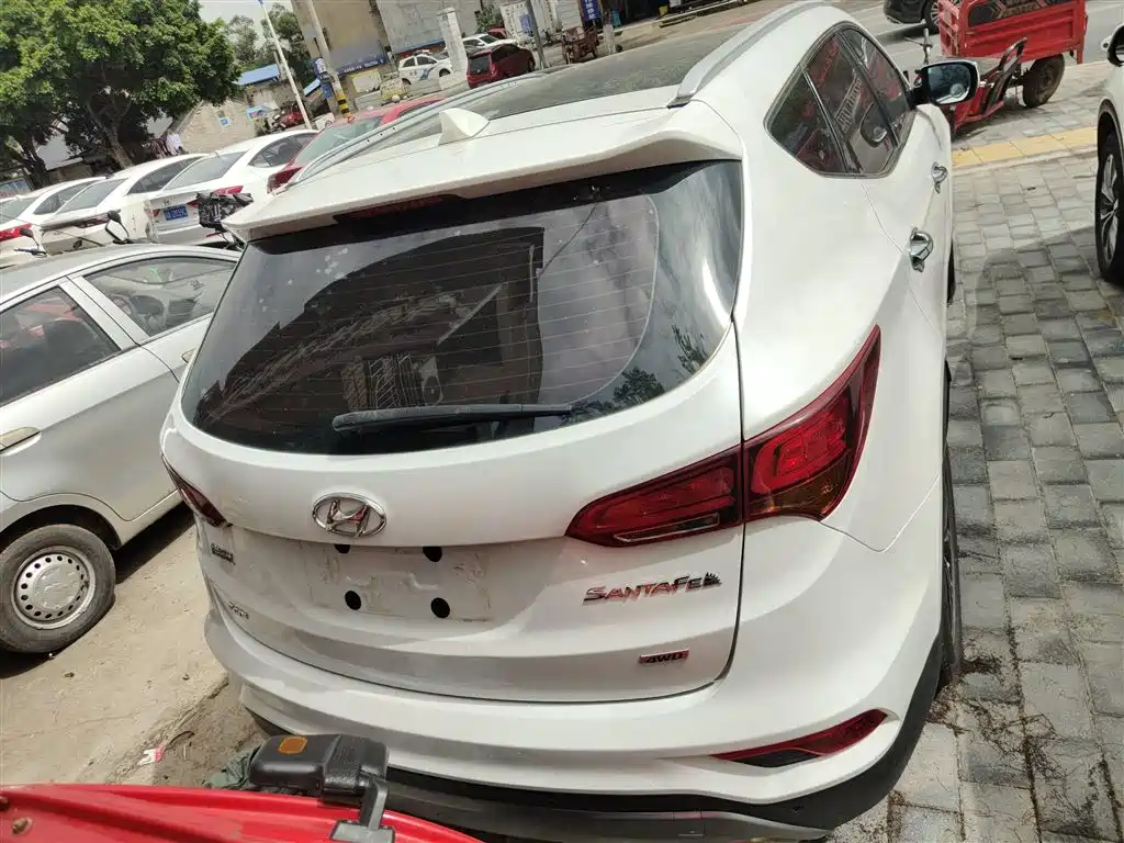 Hyundai Santa Fe 2018 — фото 8