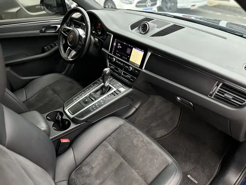 Porsche Macan 2020 — фото 10
