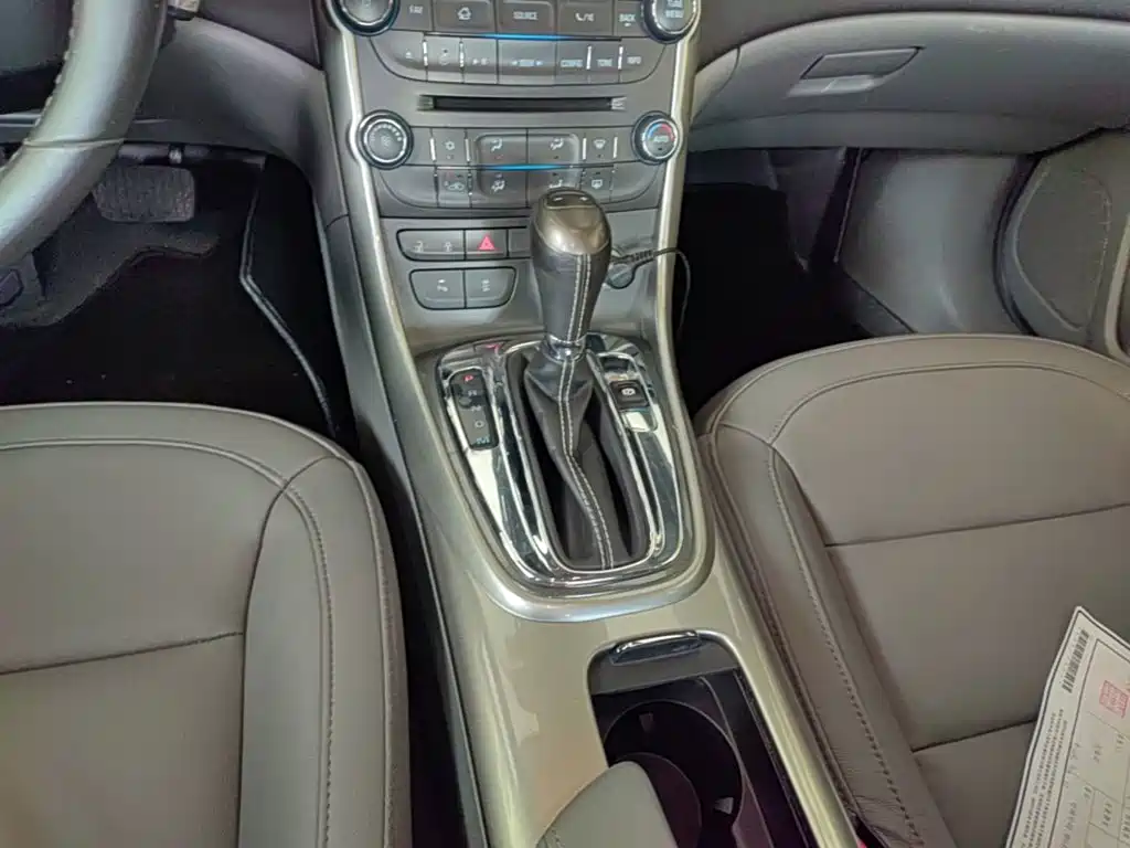 Chevrolet Malibu 2015 — фото 14
