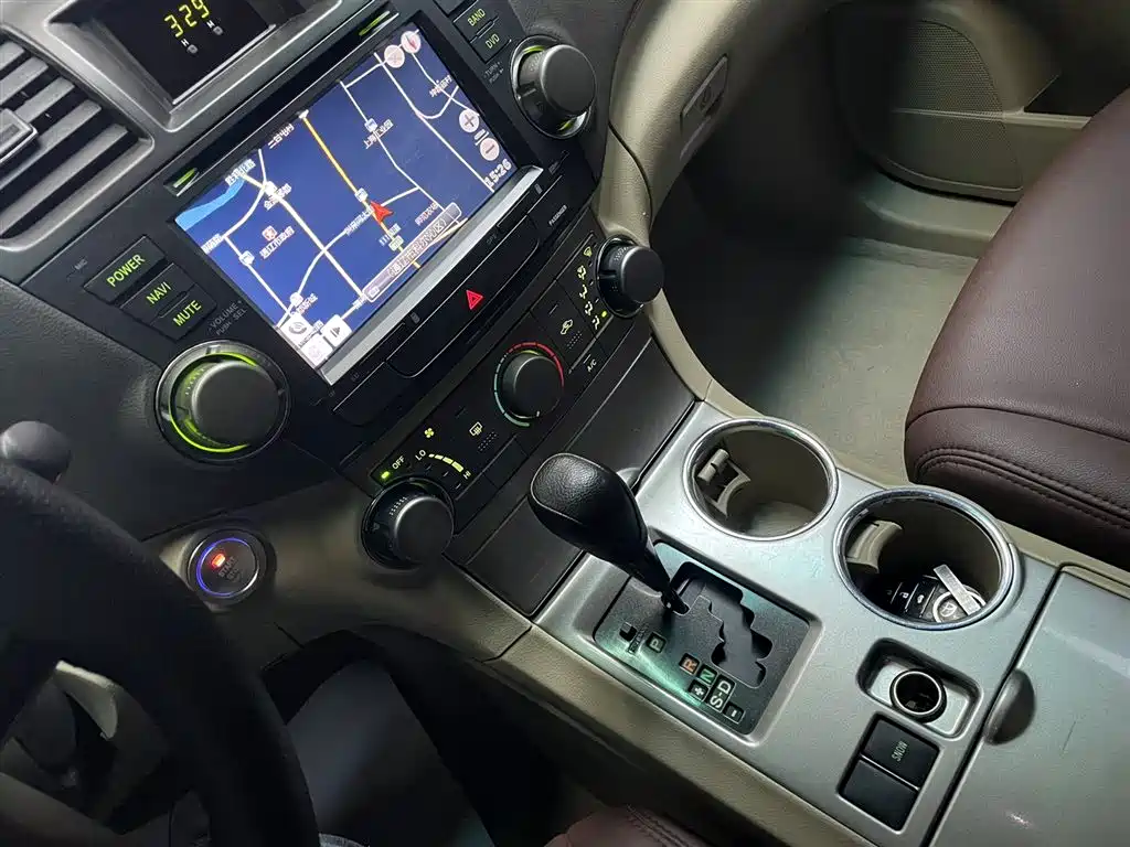 Toyota Highlander 2014 — фото 10