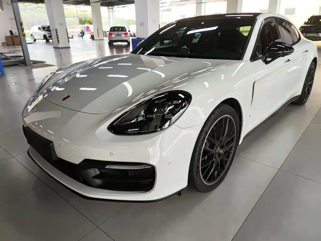 Porsche Panamera 2023 — фото 1