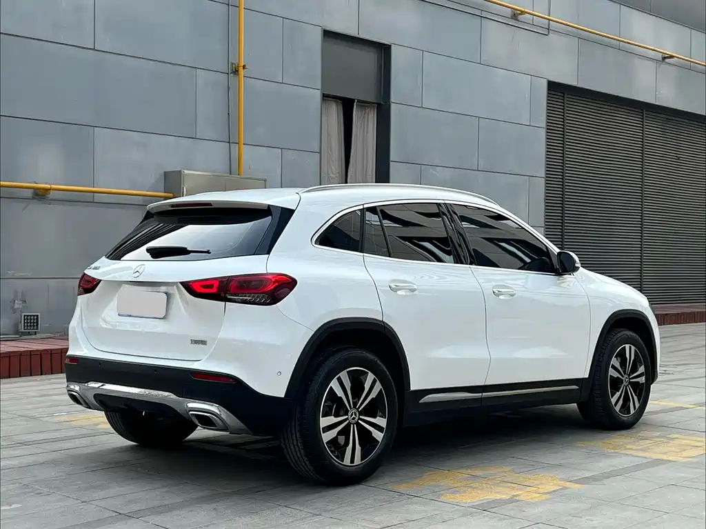 Mercedes-Benz GLA 2023 — фото 4