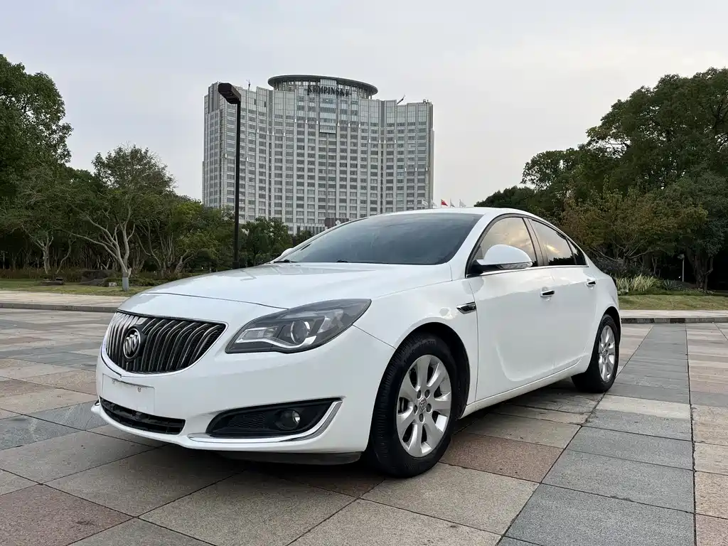 Buick Regal 2013 — фото 1