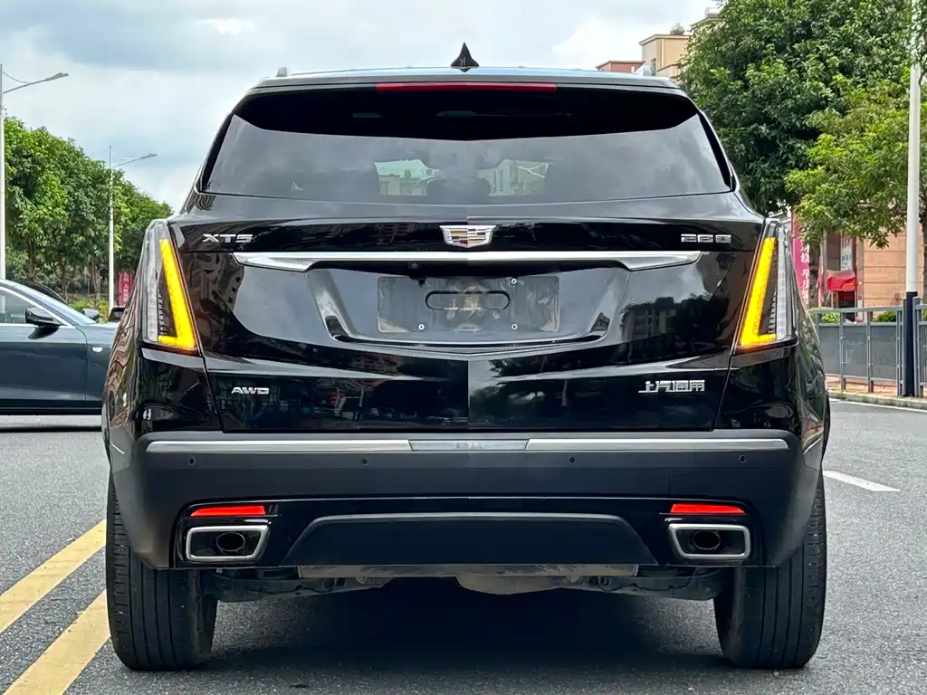 Cadillac XT5 2023 — фото 6