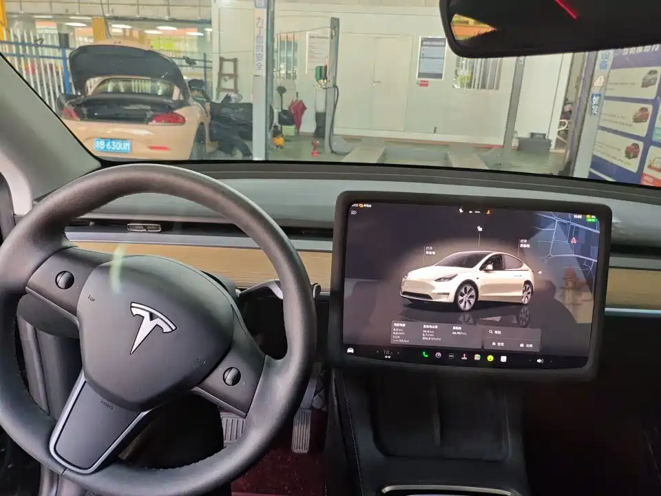 Tesla Model Y 2022 — фото 10
